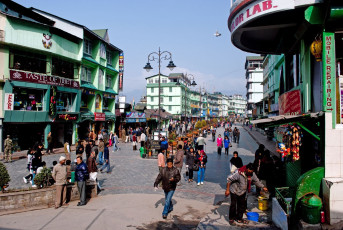 Mahatma Gandhi Marg is the main tourism and business center of Gangtok, Sikkim. The pedestrian street is lined with glitzy shops, restaurants, cafes and bars © Bgopal