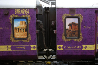 The Golden Chariot Luxury Train, based on the popular Rajasthan Luxury Train “Palace on Wheels” is a luxury tourist train that connects the important tourist spots in the South Indian states of Karnataka and Tamilnadu © Fernando Quevedo