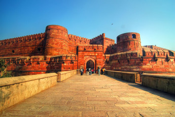 The huge Amar Singh Gate was once reserved solely for the emperor and his entourage when entering the Red Fort in Agra, Uttar Pradesh © Krishna.Wu
