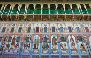 Podar Haveli in Nawalgarh in the Shekhawati region is one of the most outstanding examples of the old merchant mansions, and is very well maintained. It is now a museum