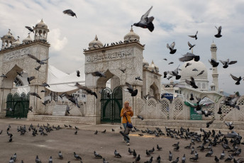 The Muslim shrine of Hazratbal where allegedly a relic of Mohammad’s hair is kept © ibnu alias