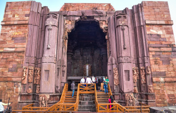 The incomplete Bhojeshwar Hindu Temple in Bhojpur in Madhya Pradesh was started during the 11th century but abandoned for reasons unknown. The architectural plans can be seen engraved on nearby rocks. The sanctum houses a huge lingam