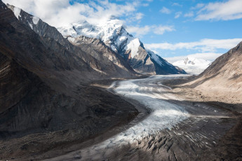 The spectacular Drang-Drung Glacier or Durung Drung Glacier, a mountain glacier situated near the Pensi La mountain pass at the Panikhar – Padum Road, Zanskar Region, Ladakh © Yongyut Kumsri