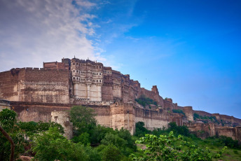 Mehrangarh Fort in Jodhpur is one of the largest and most magnificent forts in the country. There are seven gateways to the fort, all built at different times. The fort has appeared in many Hollywood and Bollywood productions like The Lion King - Photo By  Gameoflight