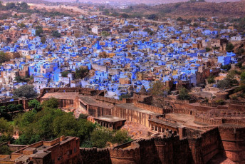 The blue city of Jodhpur as seen from the Mehrangarh Fort © Cyril Papot