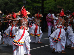 Ves dances are ancient dance rituals performed only by the men of Sri Lanka. Their attire is unique and consists of 64 ornaments. This picture of the popular dance ceremony was taken in Kandy © DESIGNFACTS