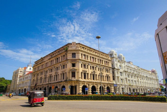 York Street in the Fort area, the commercial center of Colombo, the capital of Sri Lanka © Nilanthaphotography
