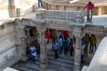 Visitors at the popular Adalaj Stepwell built in 1499 by king Mohammed Begda for Queen Rani Roopba in Ahmedabad, Gujarat. © Sira Anamwong