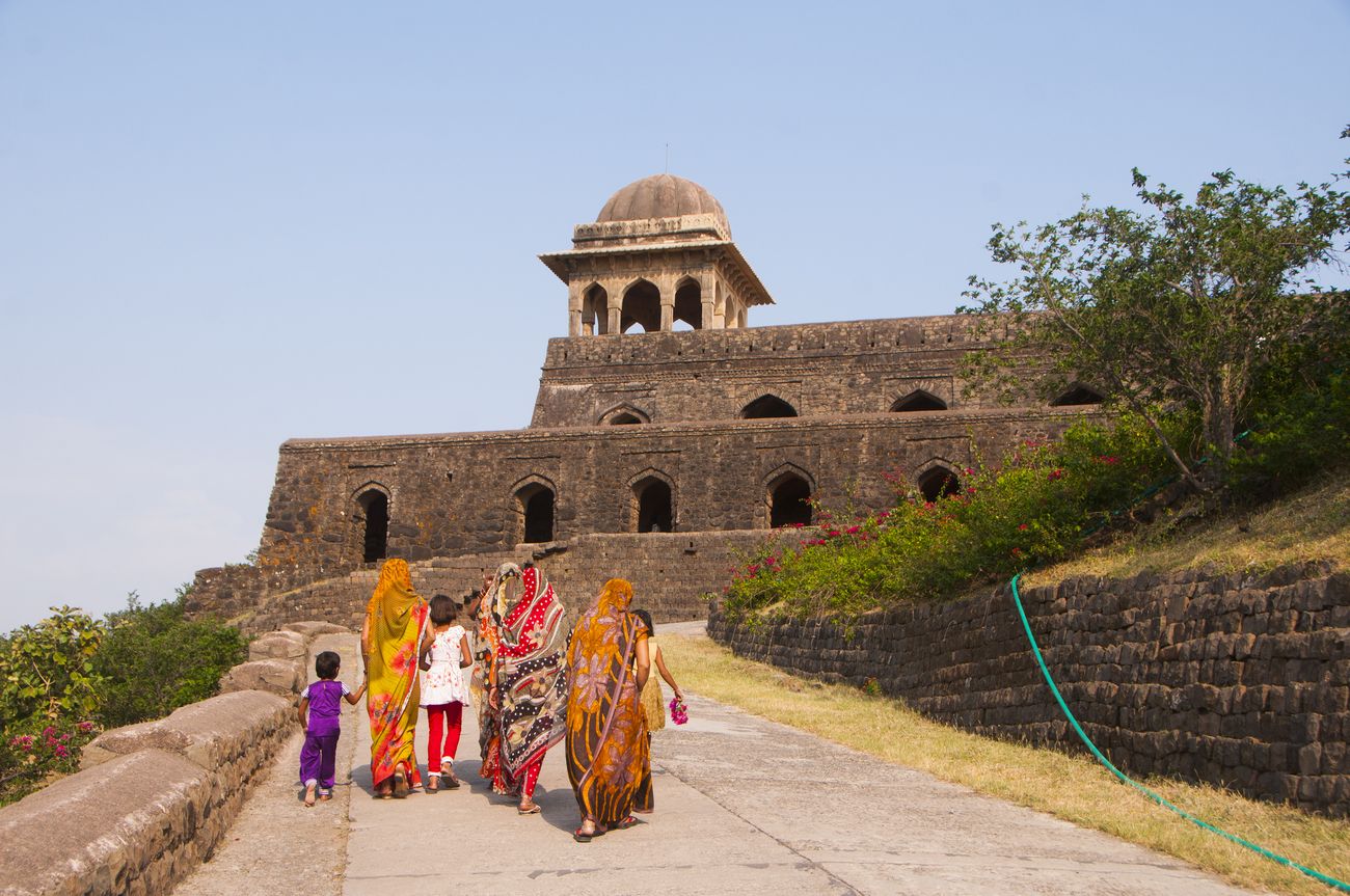 Tourist tours Mandu’s Rupmati Pavilion