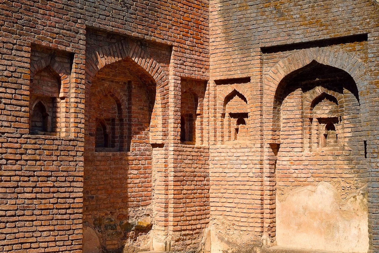 6 Important functions and shapes, Ghadha Shaha Ki Dukaan, Mandu 