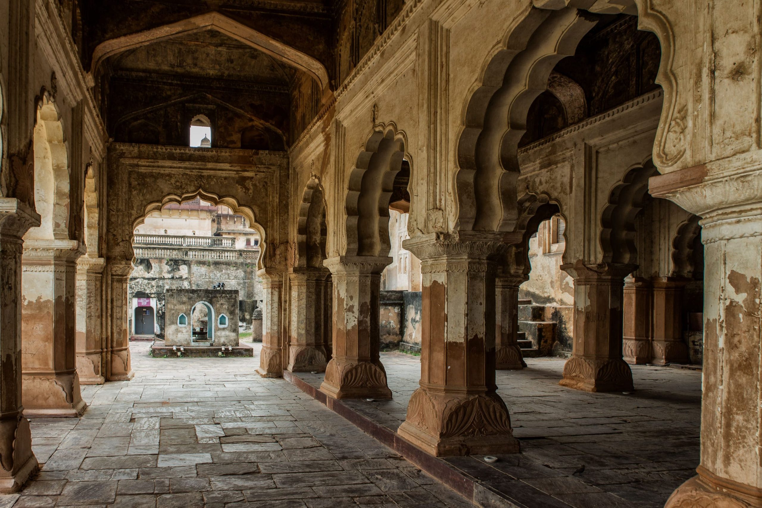 The corridor of Diwan-i-Aam or the Hall of Public Audience in Raj Mahal, Orchha 
