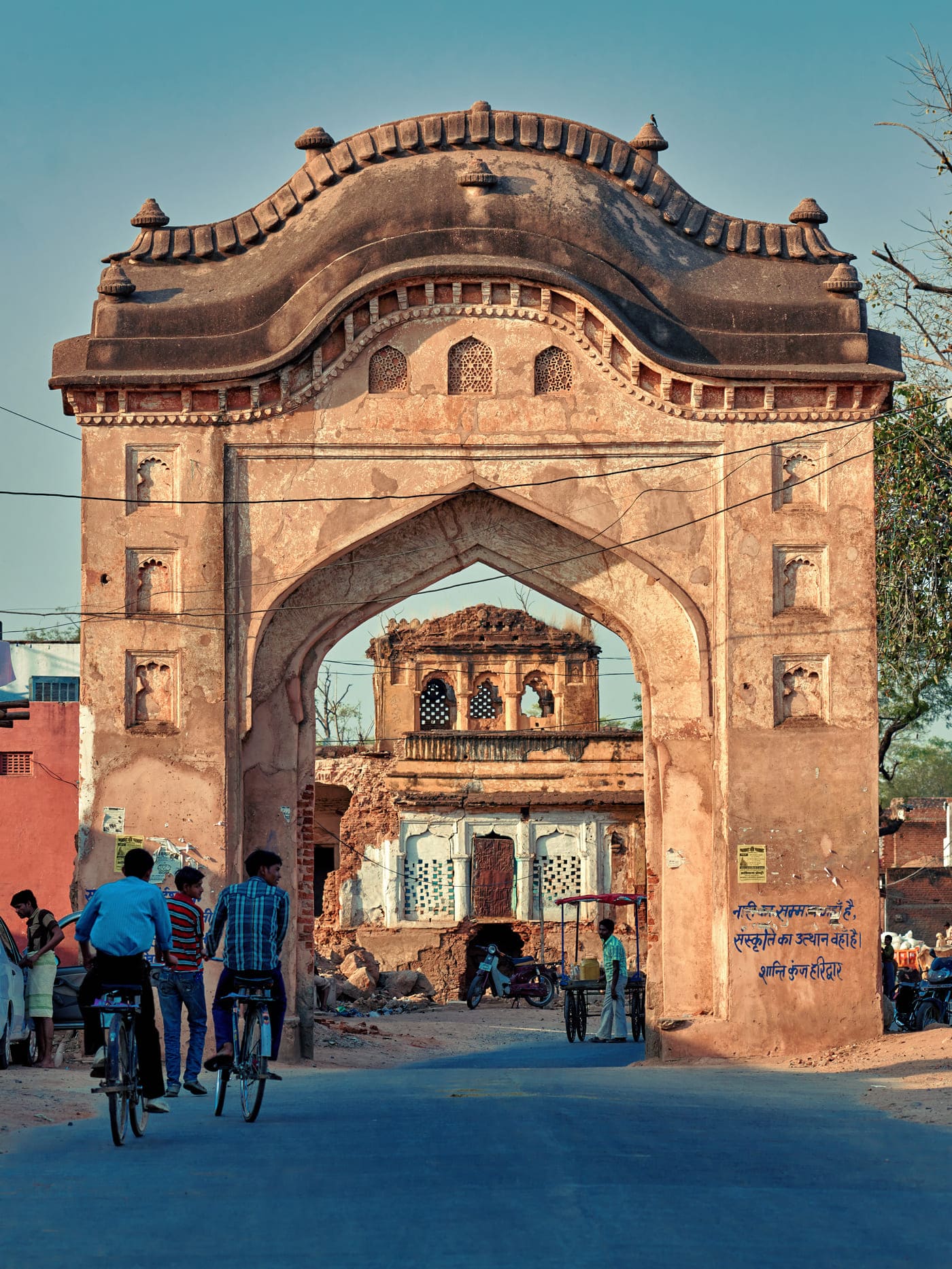 The entrance into Orchha goes through the royal gateway called Ganesh Dwar or shahi darwaza. Orchha, known in days of old as Osseen, seen from River Betwa, was previously the capital of the State of Orchha 