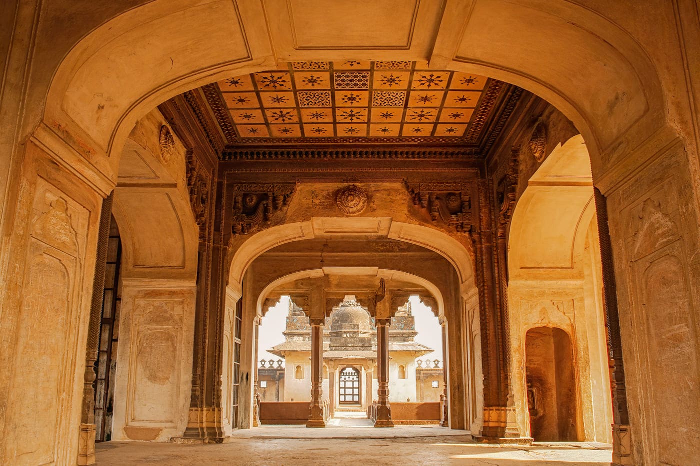 With adorned walls and complicated stone-made ceiling decords, the Datia palace is a fine example of India’s regional palaces. It is made entirely of bricks and stone, Madhya Pradesh 