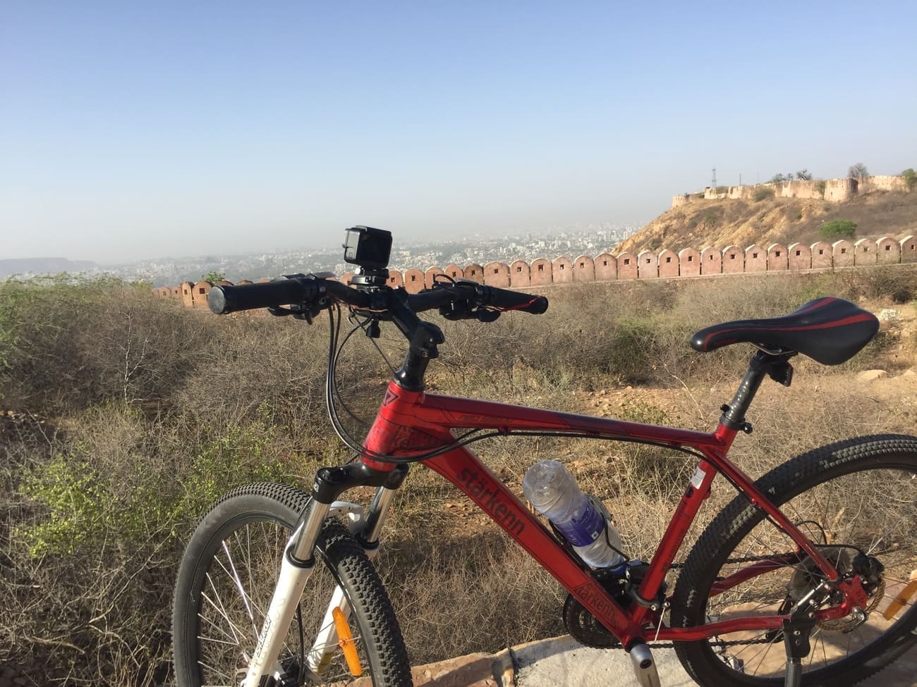 High quality geared bicycles are provided for the cycle tours in Jaipur