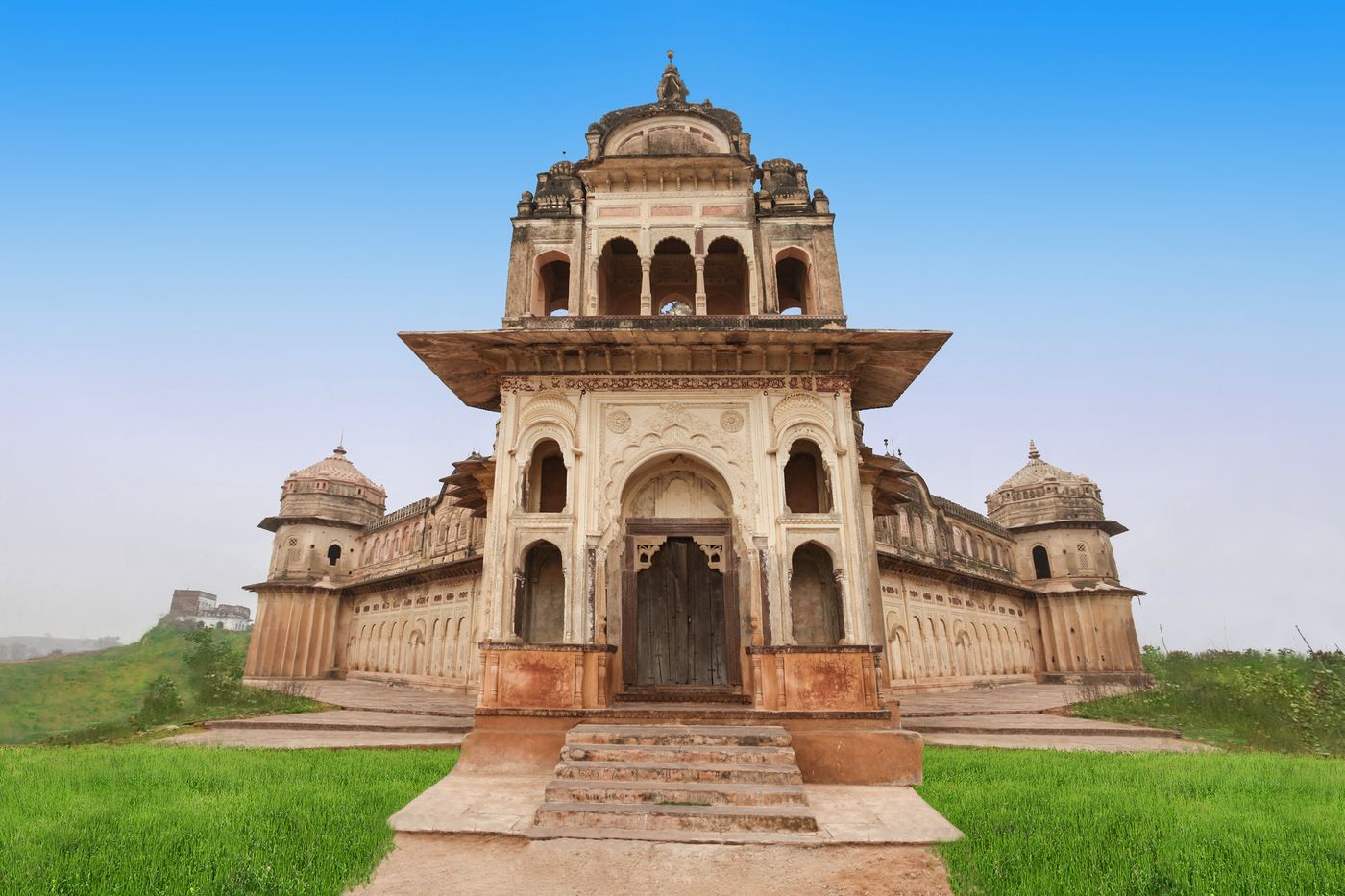 Lakshmi Narayan Temple located in Orchha 