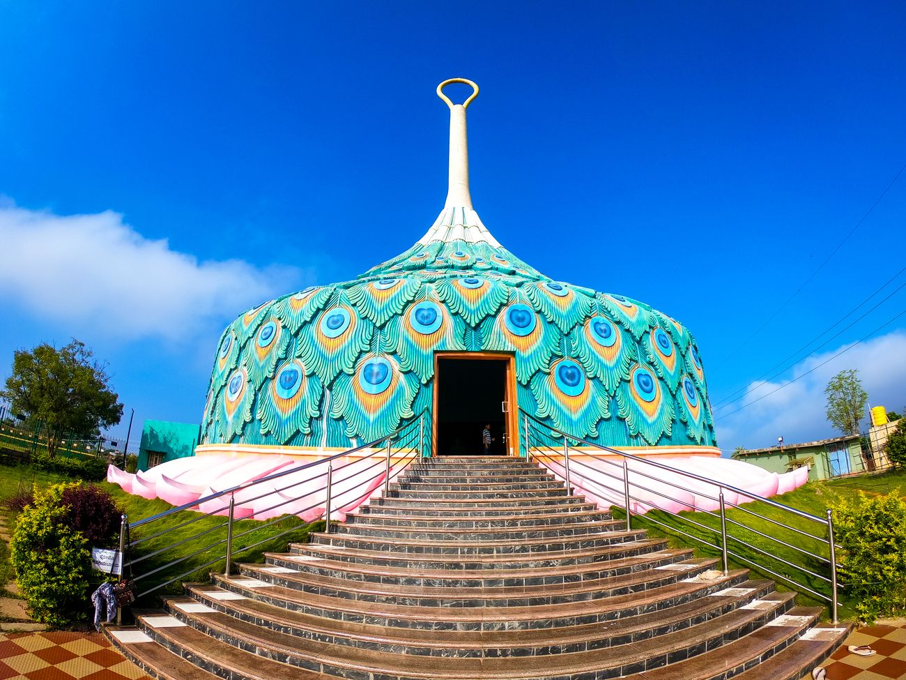 A very beautiful Mandaragiri Jain Temple situated in the Mandaragiri Hills, Basadi Betta (Tumkur, Bangalore) which provides a good flavor of Jainism