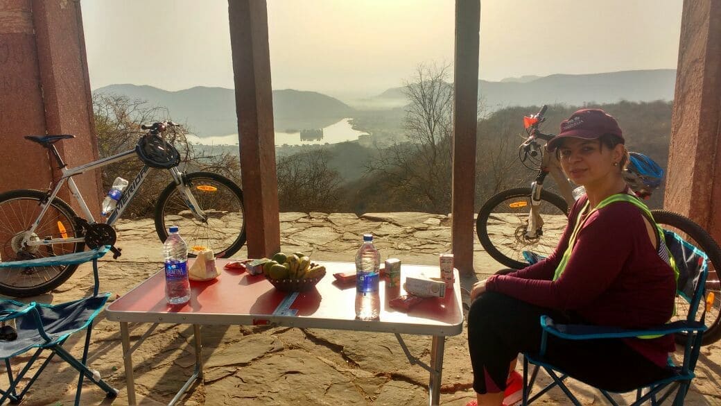 Nahargarh Jaipur Cycle Tour includes a small breakfast on top of the hill overlooking the city of Jaipur