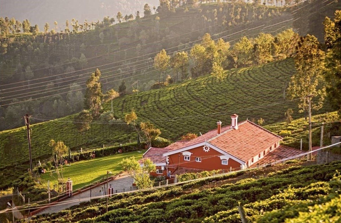 Tea nest Nightingale sits amongst Kotagiri’s terraced tea estates. This comfortable guest house is covered in the lovely rays of the sun