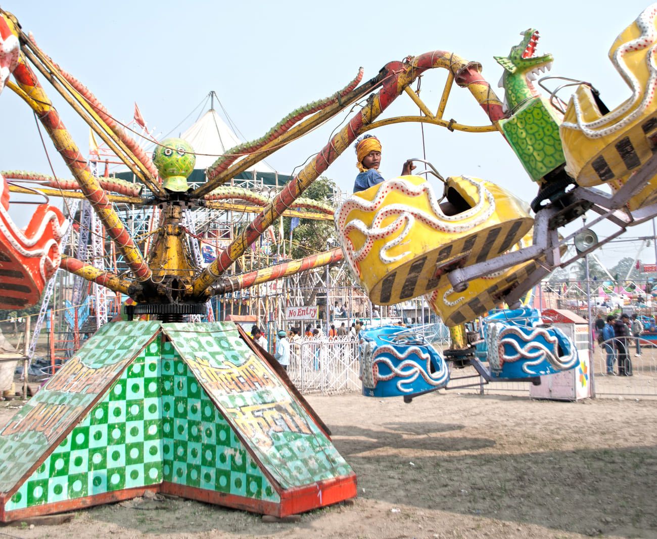 Sonepur Fair has entertainment for everyone, including a funfair, dances, games and music 