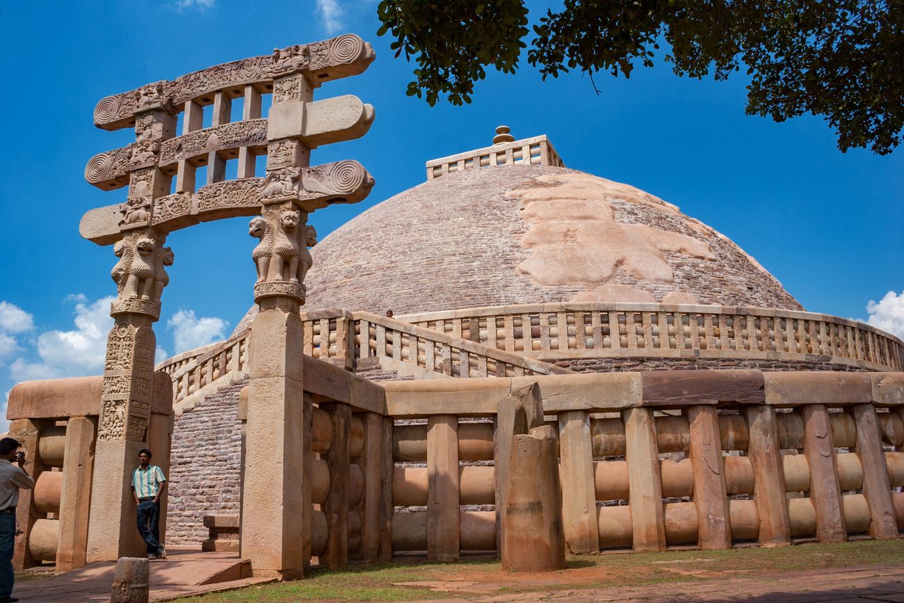 The best known Buddhist piece of architecture, the Great Sanchi Stupa in Madhya Pradesh
