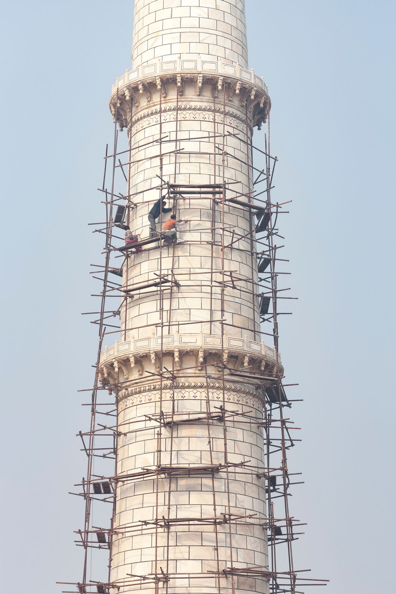 minaret restorationand cleaning taj mahal