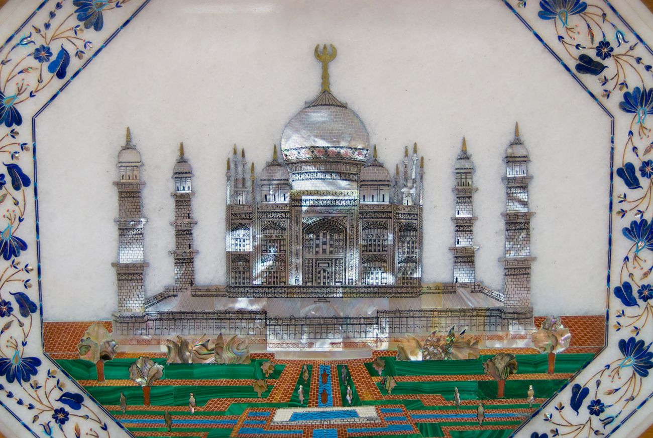 taj mahal in mother of pearl stone