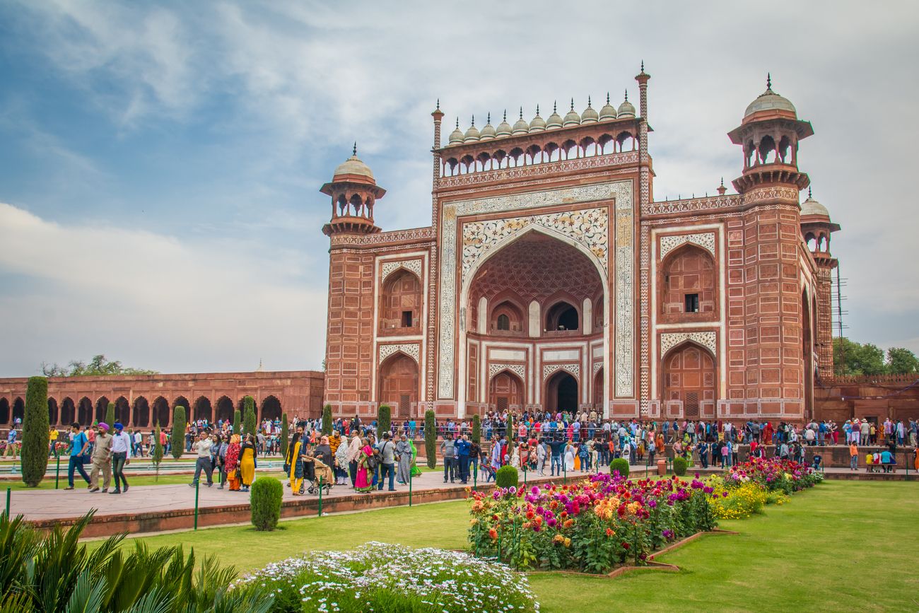 entrance to taj mahal with 11 small domes