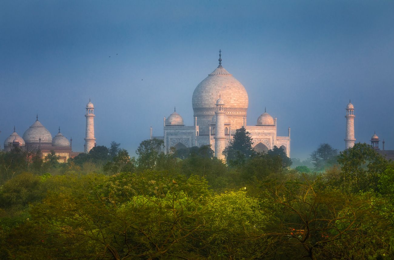 taj mahal pictured from red fort agra