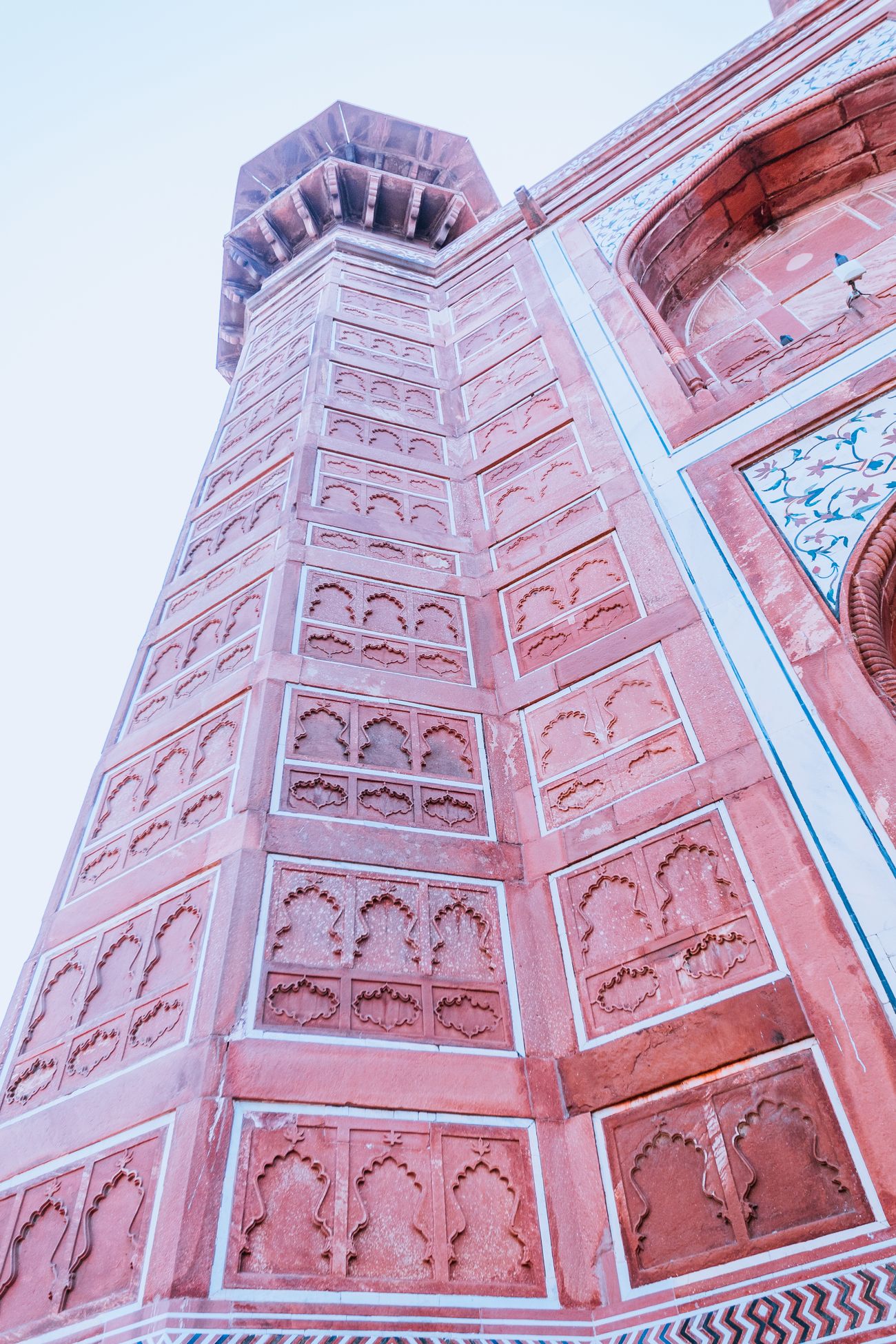 majestic tower of entrace gate to taj maha