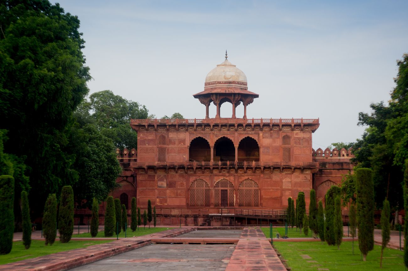 taj museum in taj mahal complex