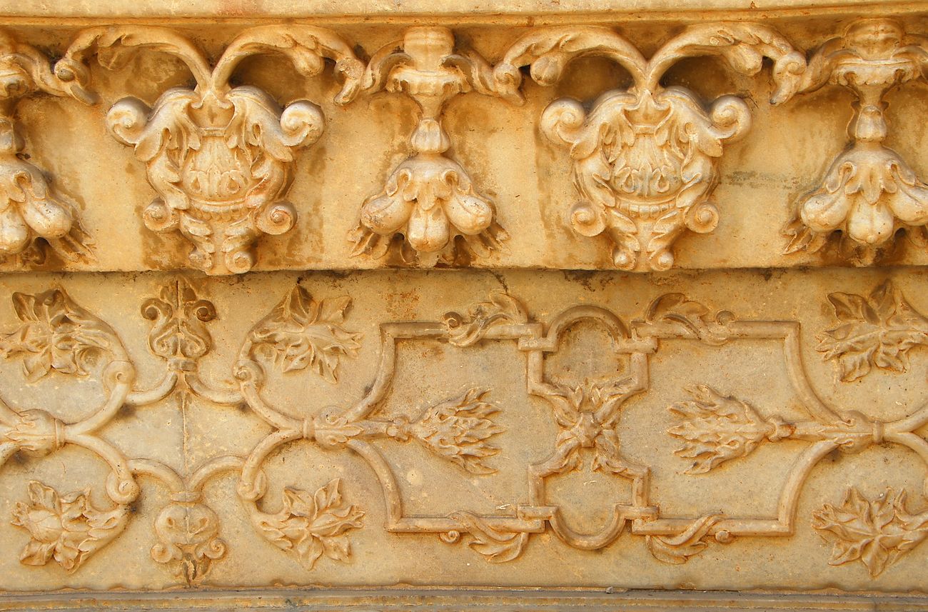 equisite carving in marble platform taj mahal