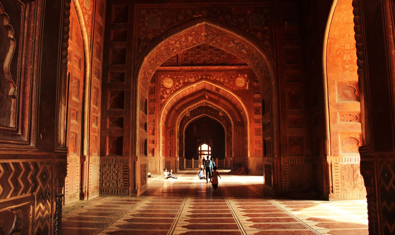 prayer mats in mosque taj mahal complex