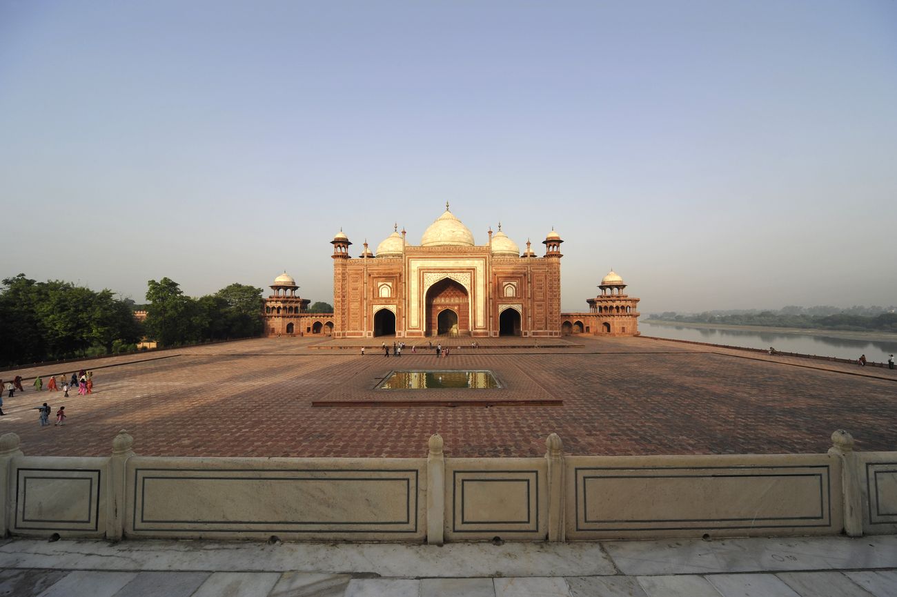 mosque taj mahal