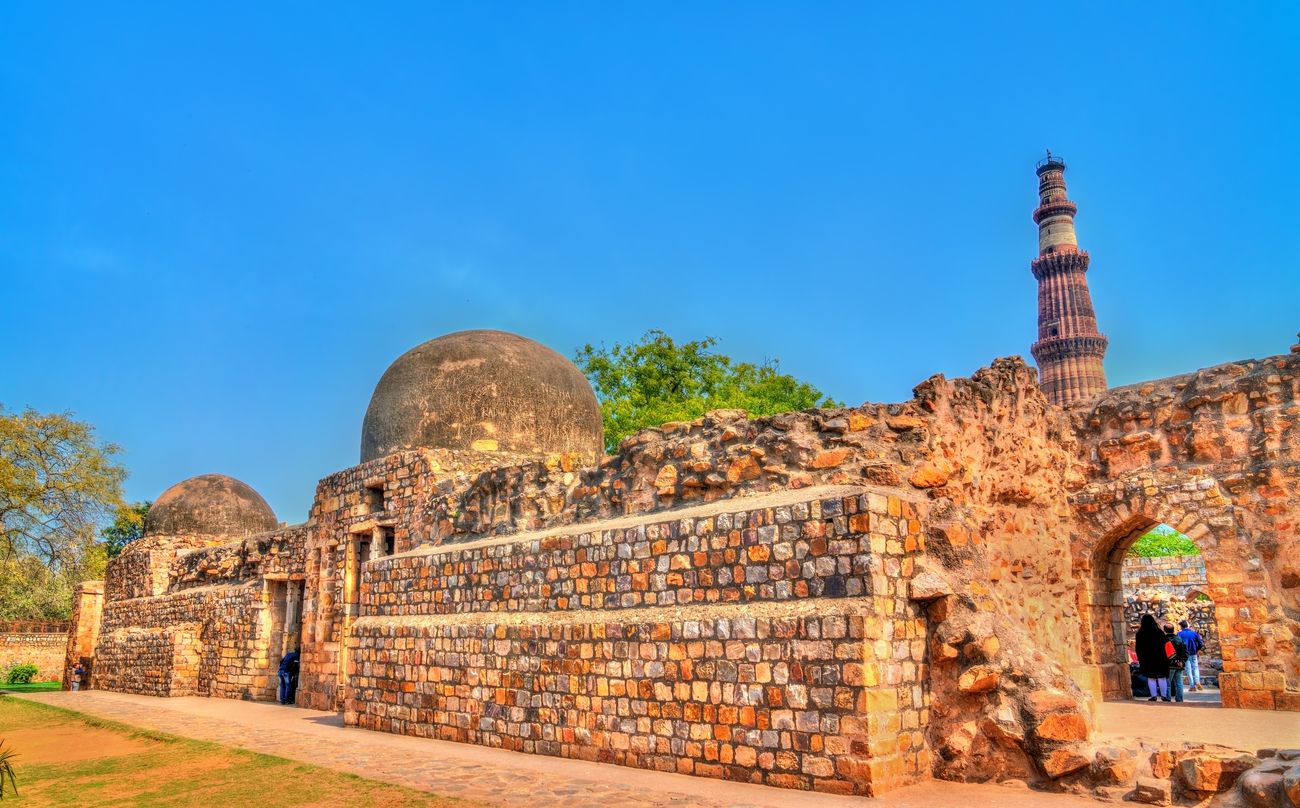 aauddin khilji's tomb in qutab minar 6