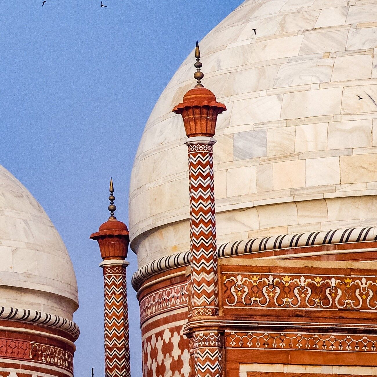 pilaster mosque in taj mahal