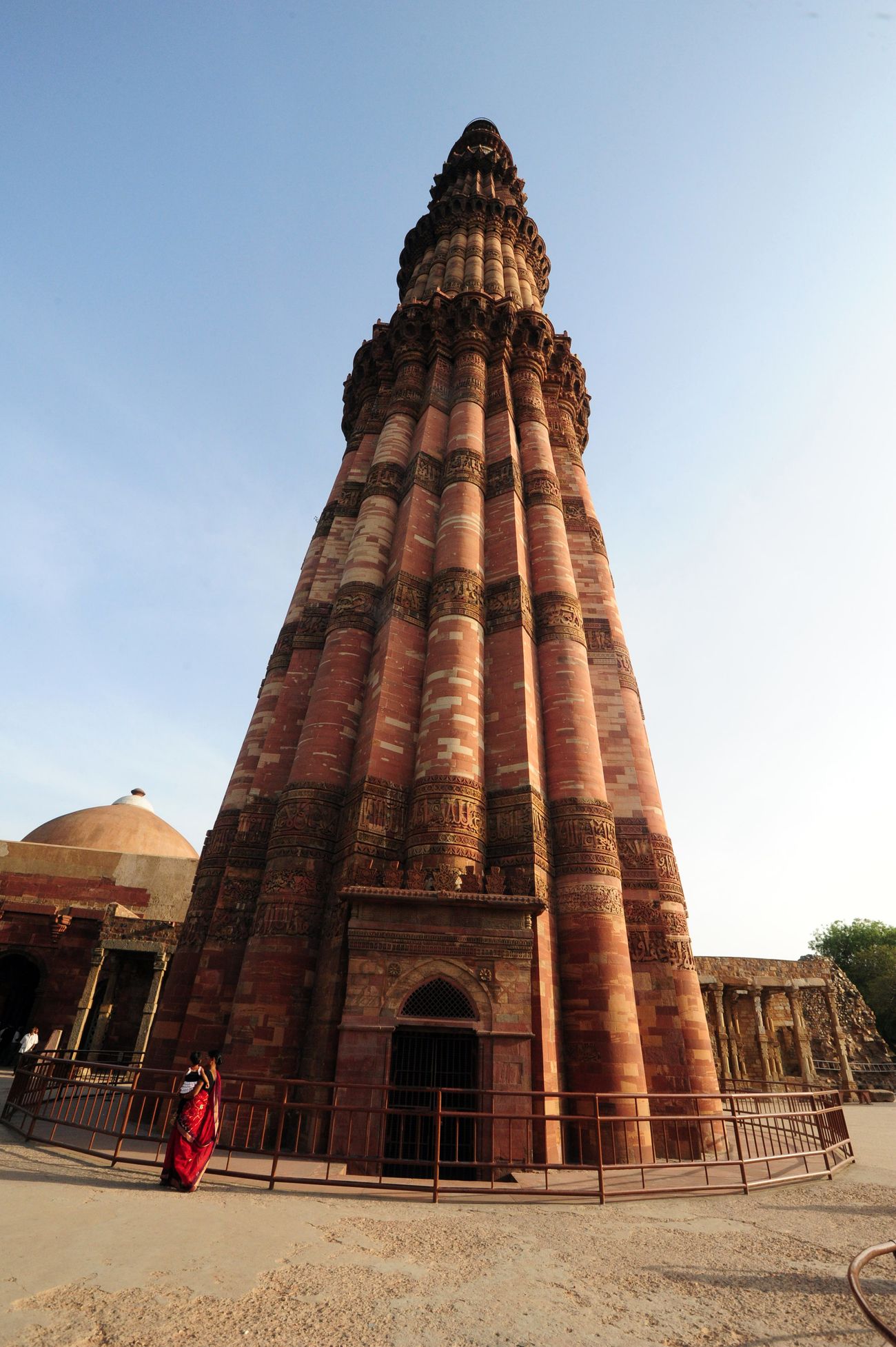 qutub minar tower 2