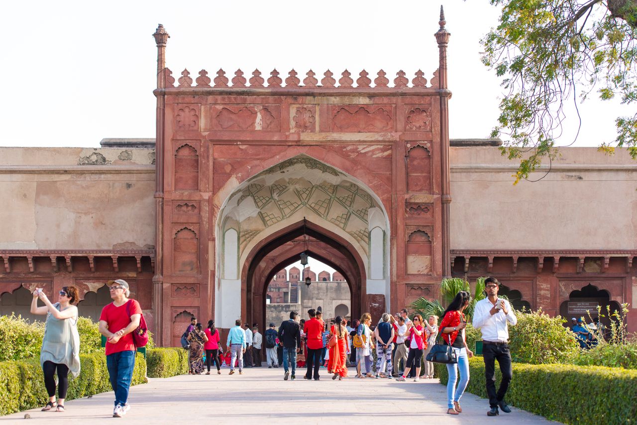 the three grand entrances in agra fort