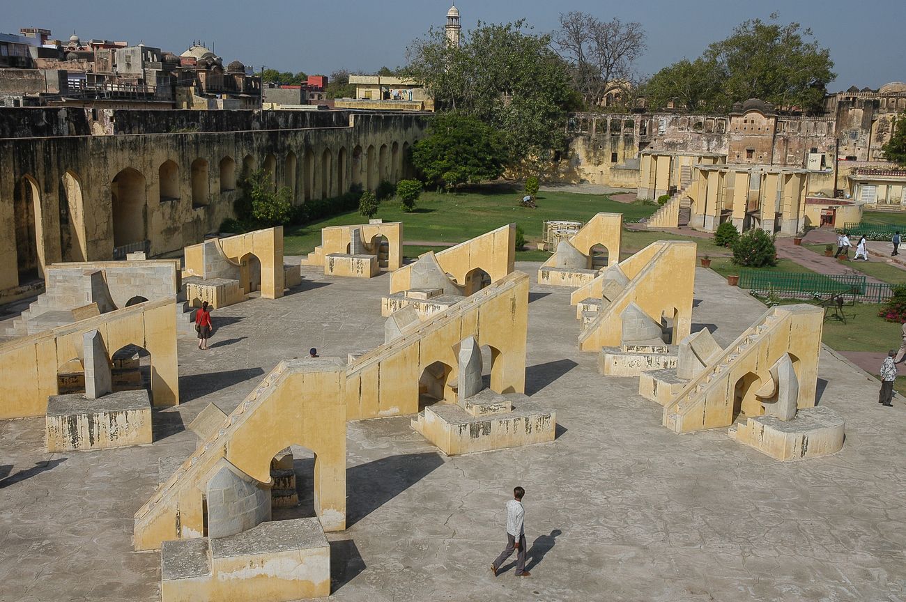 the 12 constructions of Rashi Valaya Yantra in jantar mantra