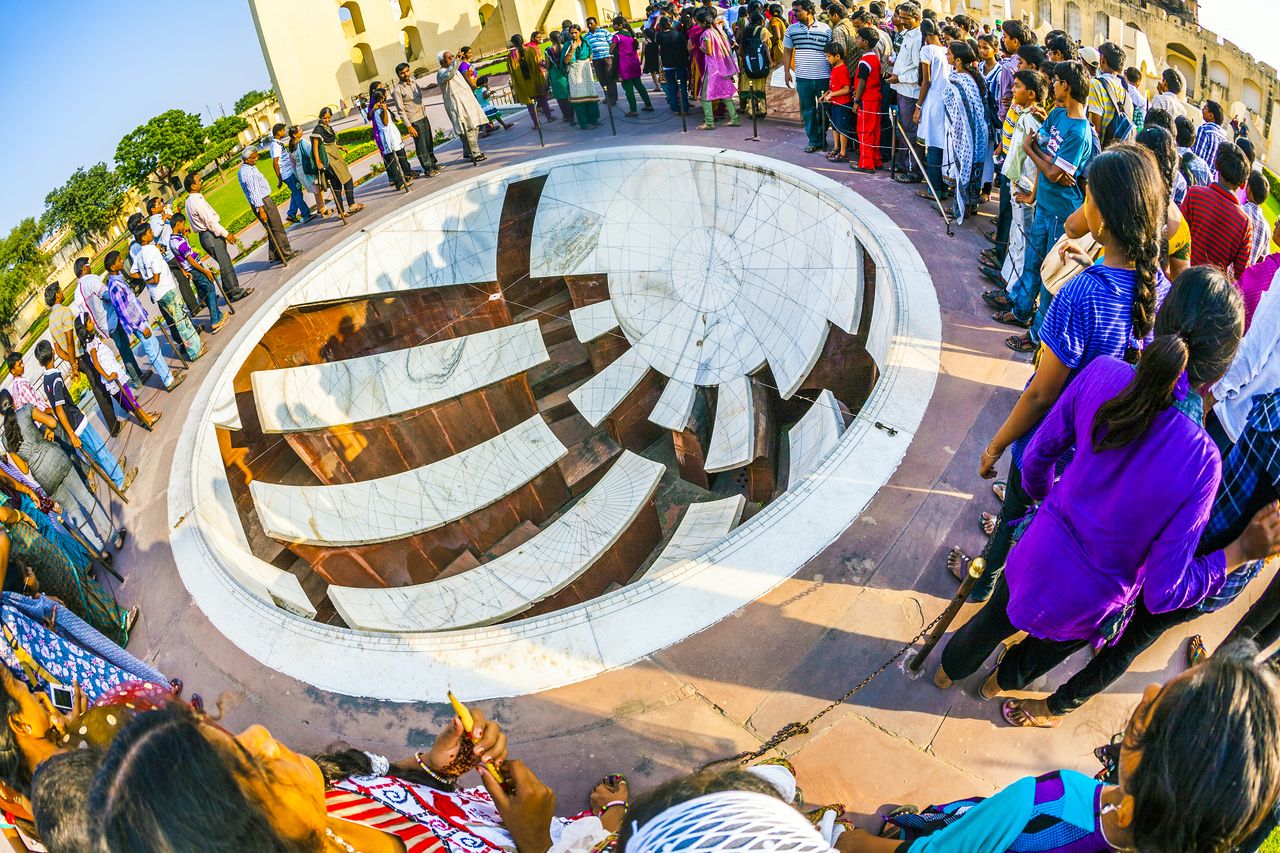 the Jai Prakash Yantra’s center is a piece of metal