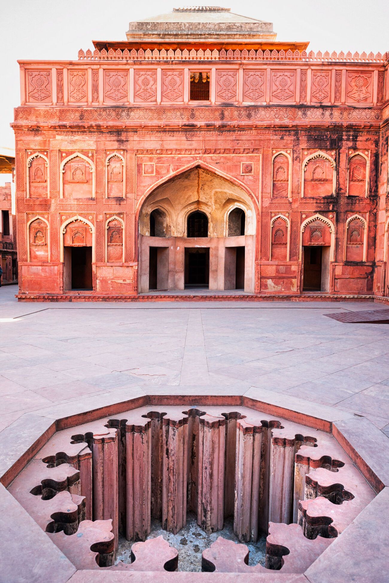 fountain jehangir mahal agra fort