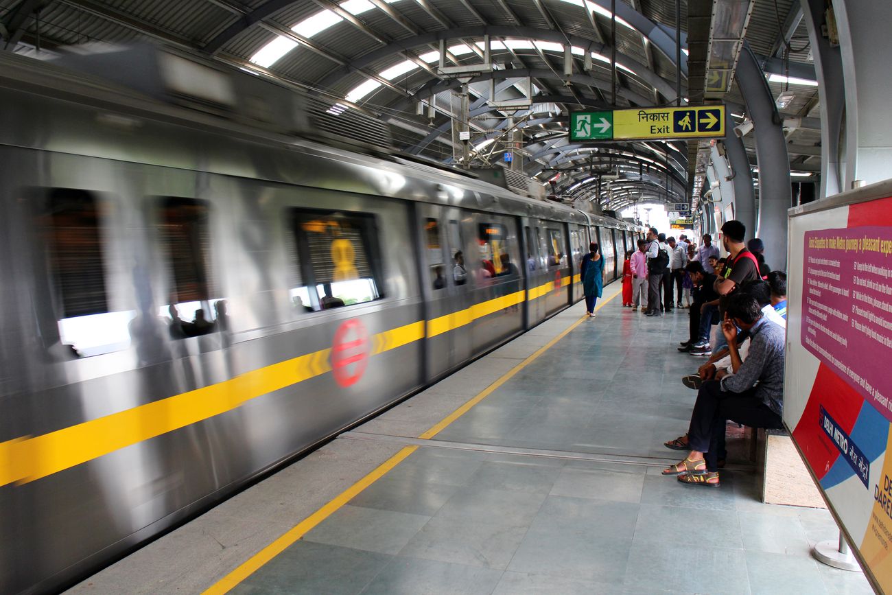 metro in delhi india trave tips