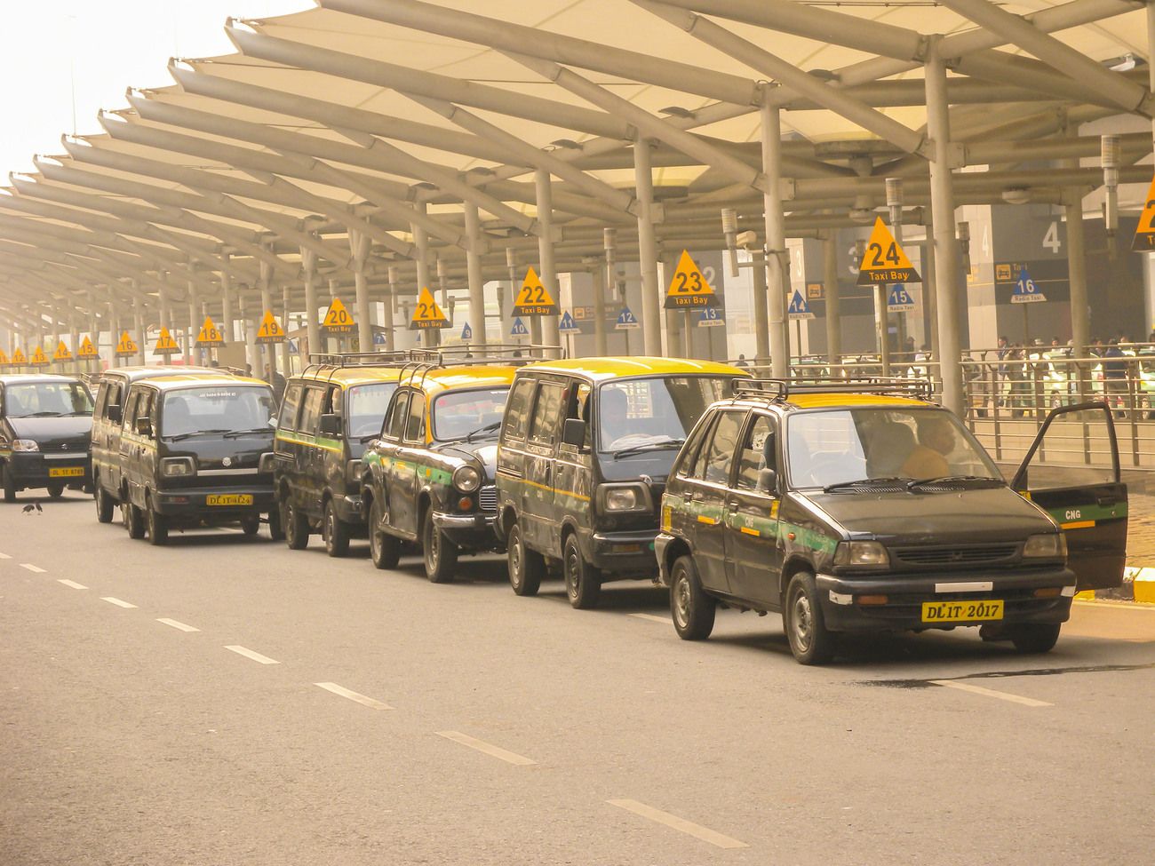 taxis at delhi international airport