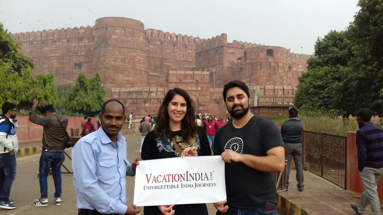 vacation india banner at agra fort