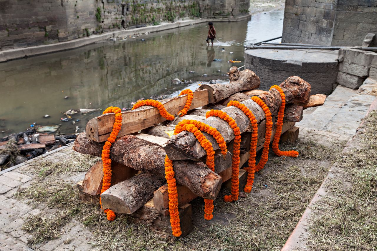 Cremation ceremony pashupatinath kathmandu
