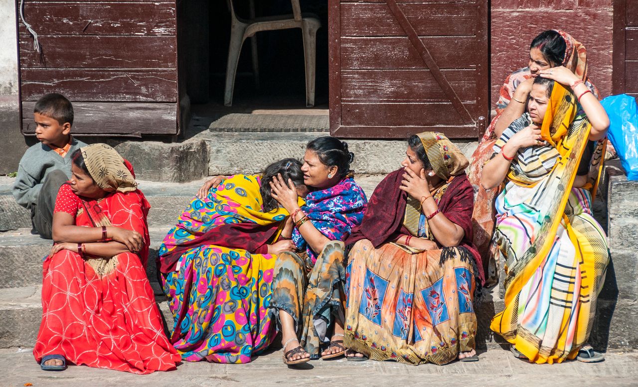 womens are crying for their relative cremation on the bank of Bagmati river